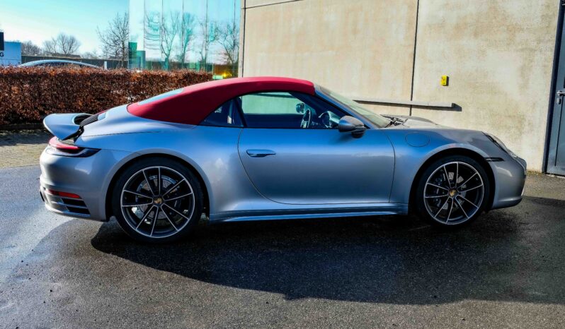 
								Porsche 911 Carrera 4 Cabriolet Sport Chrono Garantie 992 full									