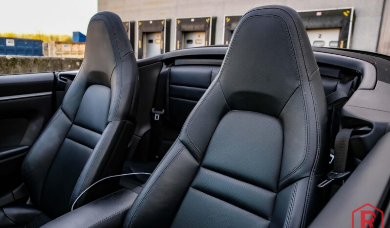 
								Porsche 911 Carrera 4 Cabriolet Sport Chrono PASM 992 full									