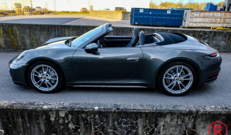 
								Porsche 911 Carrera 4 Cabriolet Sport Chrono PASM 992 full									