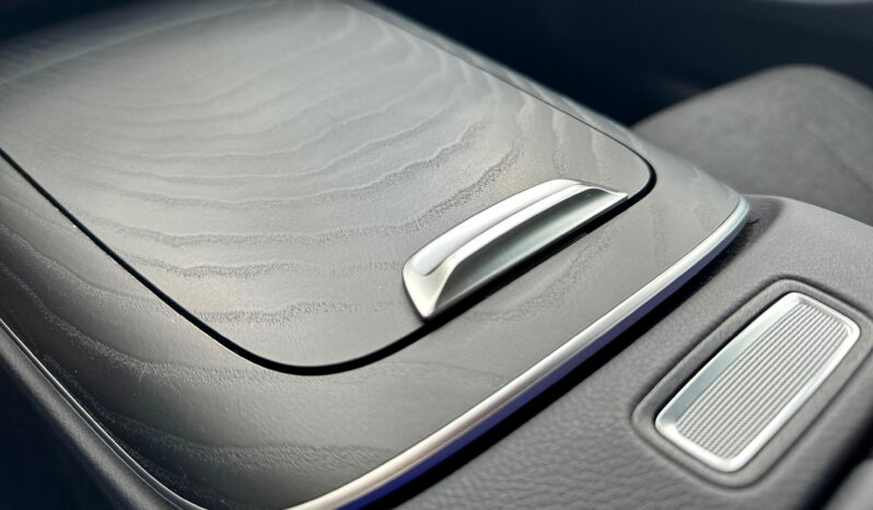 
								Mercedes E 300 e Estate Luxury Line ACC 360°Camera Trekhaak Garantie full									