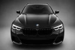 
										BMW 530e Touring M Sport LCI full									