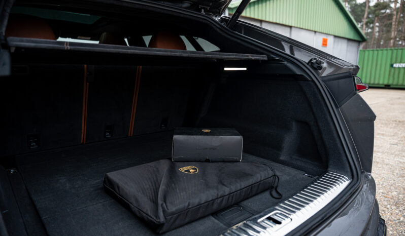
								Lamborghini Urus 4.0 V8 B&0 Massage Pano Grigio Keres full									