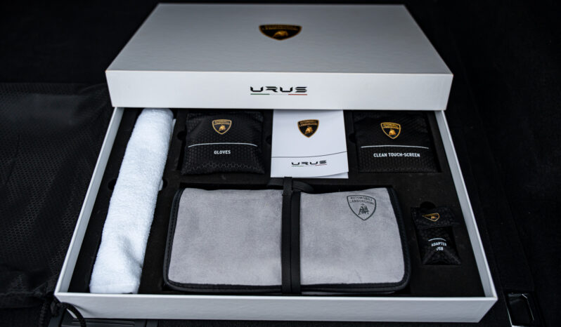 
								Lamborghini Urus 4.0 V8 B&0 Massage Pano Grigio Keres full									