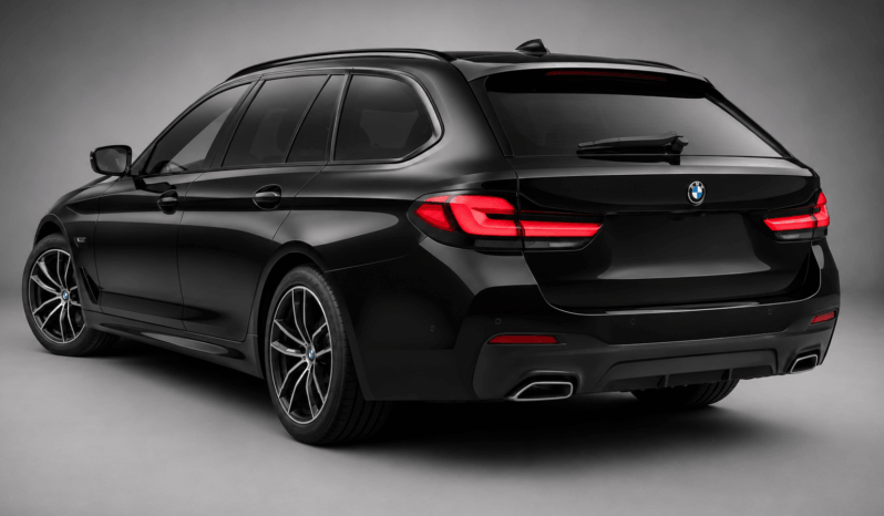 
								BMW 530e Touring M Sport LCI full									