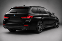 
										BMW 530e Touring M Sport LCI full									