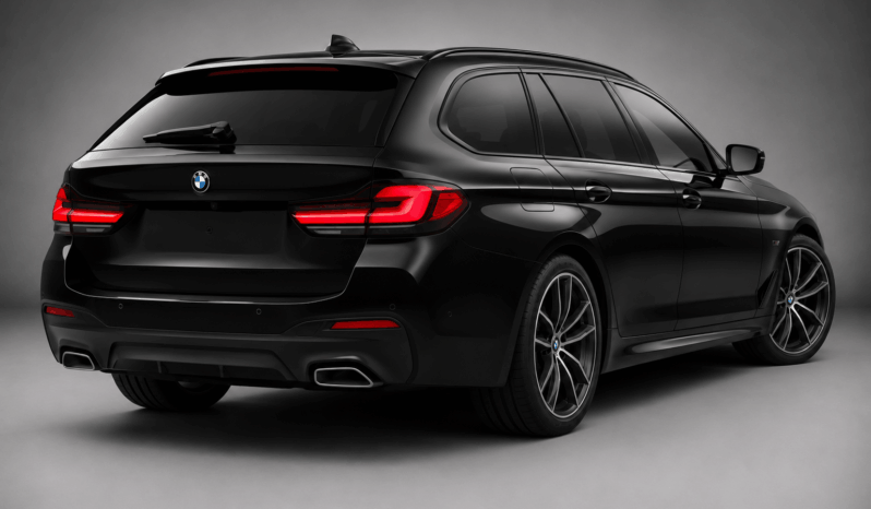 
								BMW 530e Touring M Sport LCI full									