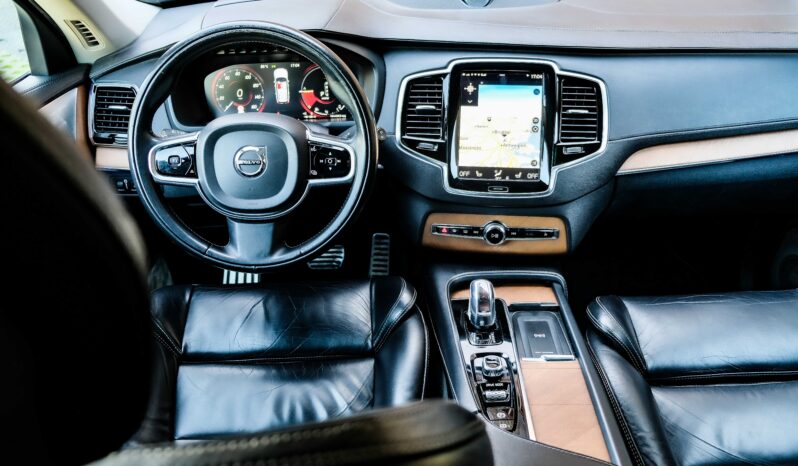 
								Volvo XC90 T8 Hybride 7 plaatsen Inscription Pano B&W full									