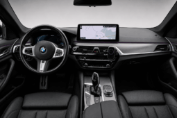 
										BMW 530e Touring M Sport LCI full									