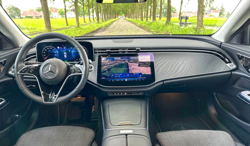 
								Mercedes E 300 e Estate Luxury Line ACC 360°Camera Trekhaak Garantie full									