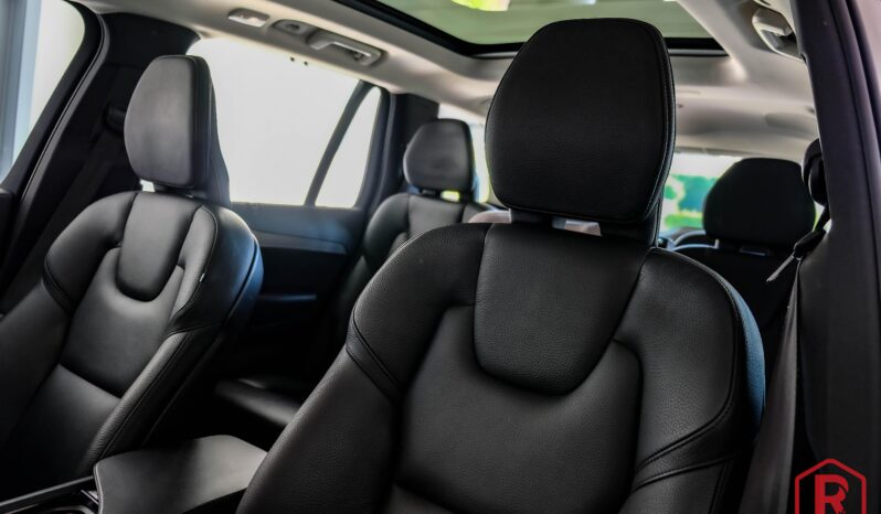 
								Volvo XC90 B5 AWD 7plaatsen Pano HarmanKardon full									