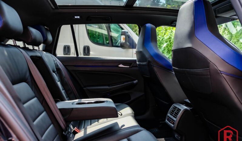 
								Volkswagen Golf R Variant 2.0 320pk Pano IQ Drive Matrix full									