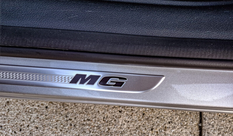 
								MG EHS Plug-in Hybrid 1.5 258pk Luxury OpenDak PHEV full									