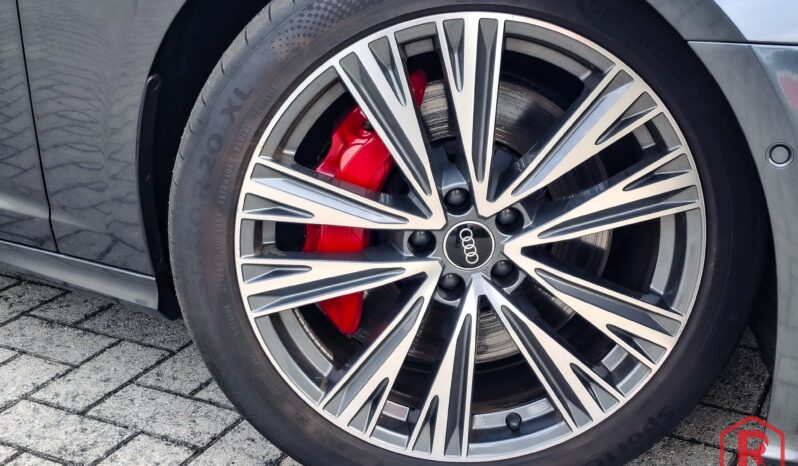 
								Audi A6 Avant 55 TFSI e S line Quattro full									