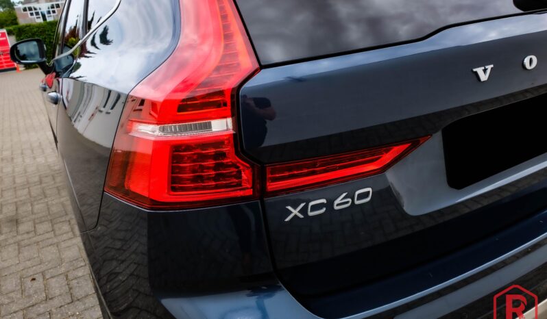 
								Volvo XC60 T8 AWD PHEV Pano full									