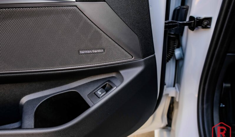 
								BMW 318i Touring M Sport Pro Pano HarmanKardon ACC full									