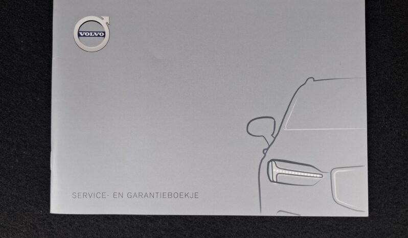 
								Volvo XC60 T8 AWD PHEV Pano full									