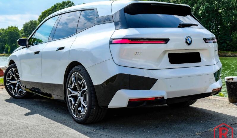
								BMW iX 40 Sport Laser SkyLounge HarmanKardon SoftClose full									