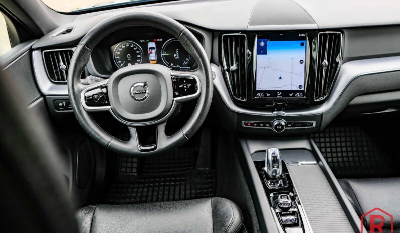 
								Volvo XC60 T8 AWD PHEV Pano full									