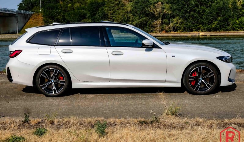 
								BMW 318i Touring M Sport Pro Pano HarmanKardon ACC full									