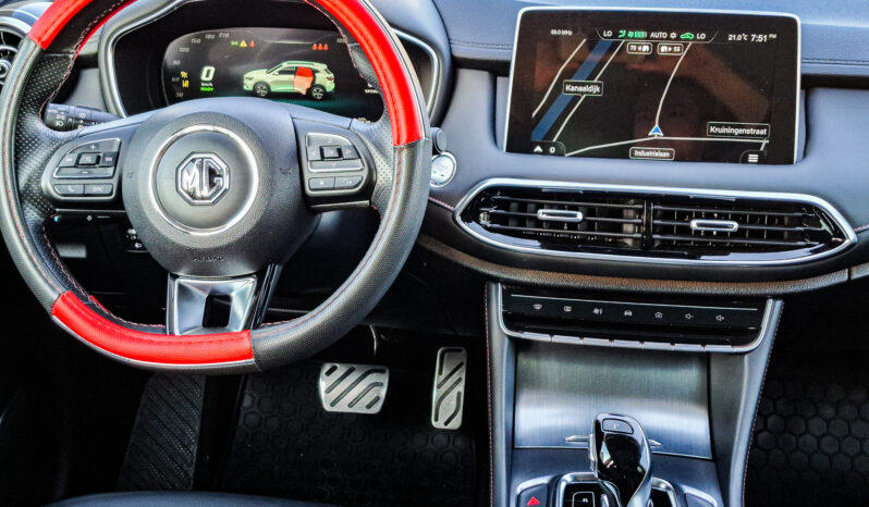 
								MG EHS Plug-in Hybrid 1.5 258pk Luxury OpenDak PHEV full									