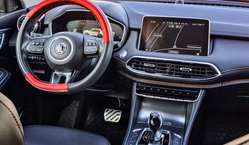 
								MG EHS Plug-in Hybrid 1.5 258pk Luxury OpenDak PHEV full									