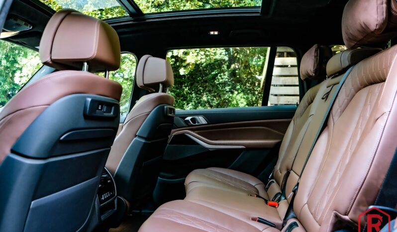 
								BMW X7 40i M Sport 7PL Pano HarmanKardon Laser Individual full									