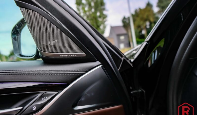 
								BMW 540i Touring Pano HarmanKardon ACC full									