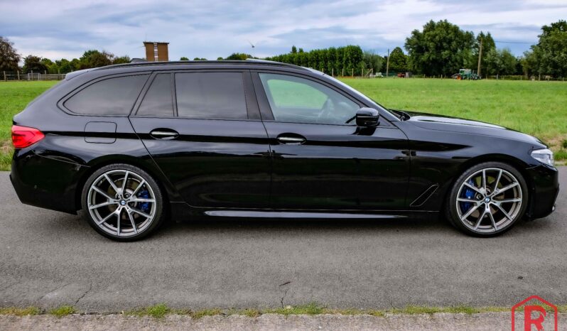 
								BMW 540i Touring Pano HarmanKardon ACC full									