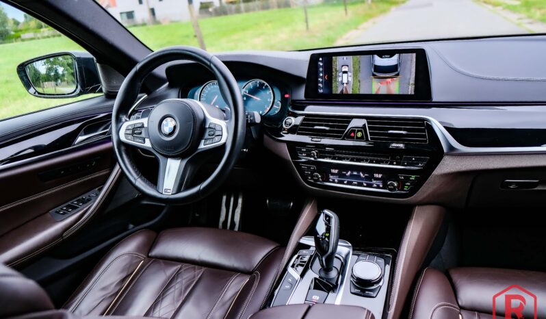 
								BMW 540i Touring Pano HarmanKardon ACC full									