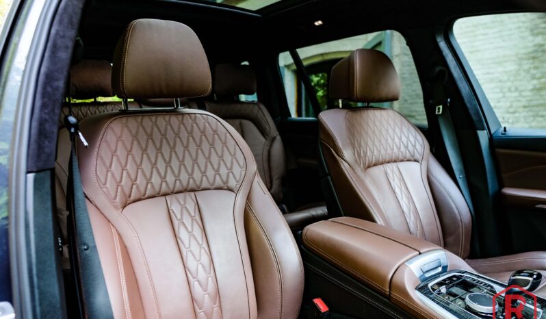 
								BMW X7 40i M Sport 7PL Pano HarmanKardon Laser Individual full									