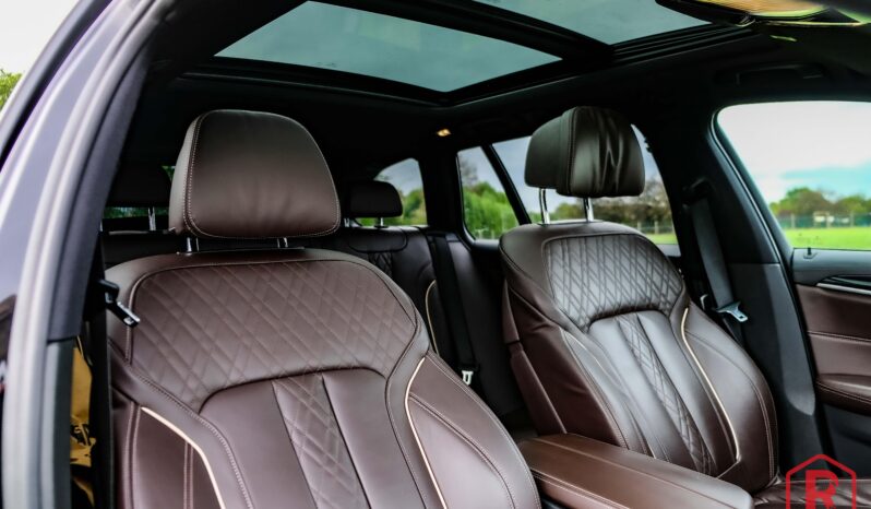 
								BMW 540i Touring Pano HarmanKardon ACC full									