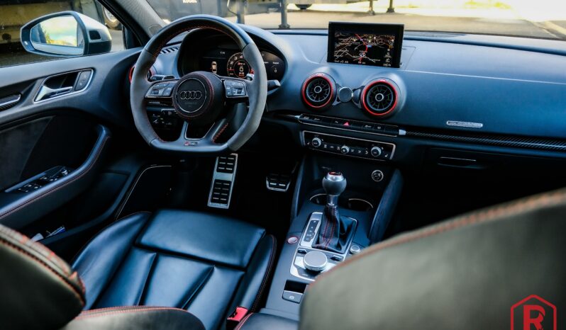 
								Audi RS3 Limousine 400pk OpenDak Bang&Olufsen Camera Sedan full									