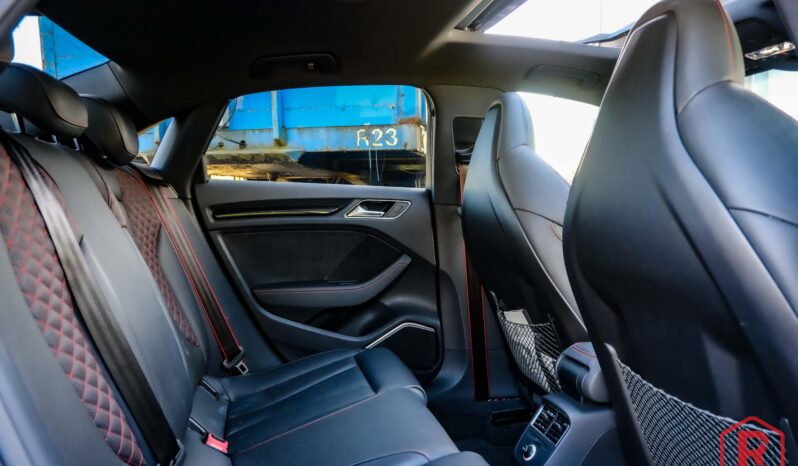
								Audi RS3 Limousine 400pk OpenDak Bang&Olufsen Camera Sedan full									