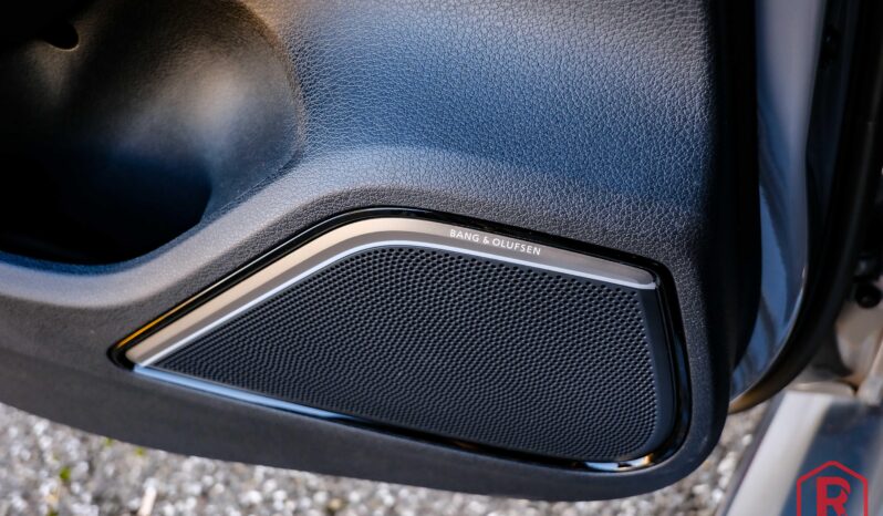 
								Audi RS3 Limousine 400pk OpenDak Bang&Olufsen Camera Sedan full									