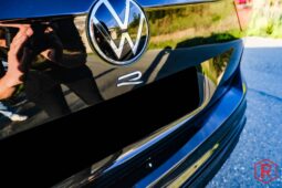 
										Volkswagen Tiguan R 320pk Pano IQ.Light 4Motion DSG full									