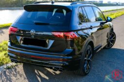 
										Volkswagen Tiguan R 320pk Pano IQ.Light 4Motion DSG full									