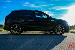 
										Volkswagen Tiguan R 320pk Pano IQ.Light 4Motion DSG full									