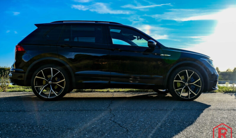 
								Volkswagen Tiguan R 320pk Pano IQ.Light 4Motion DSG full									